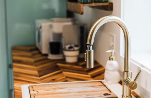 Boyne City Apartment | Louie's: Tiny house: Downtown