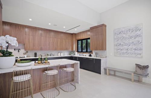 Encino Apartment | Louise Oasis
