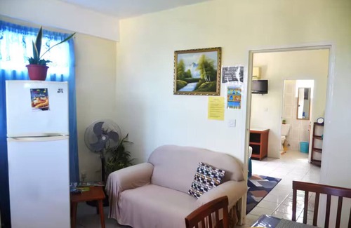 Picard Apartment | Louislyn Apartments #8 Quiet and Scenic
