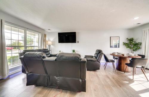 Highview House | Louisville Home with Large Yard 15 Mi to Downtown!