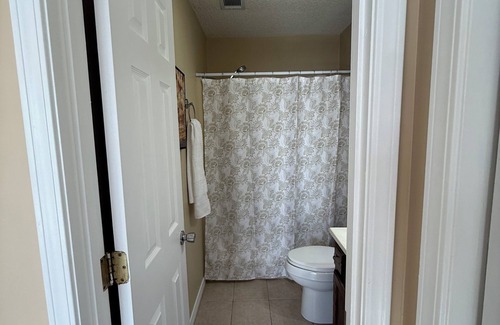 Russellville House | Louisville House: Charming 3-bedroom house in Russellville with Wi-Fi and AC