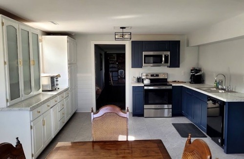 Mount Washington House | Louisville's Best: Just 18 miles to Bardstown, Ky-Bourbon Capital of the World.