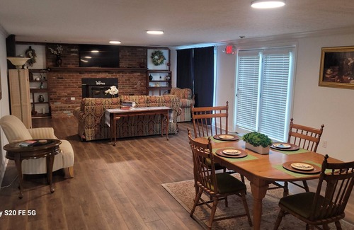 Mount Washington House | Louisville's Best: Just 18 miles to Bardstown, Ky-Bourbon Capital of the World.