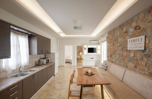 Perissa House | Loukas & Emma Eco Houses