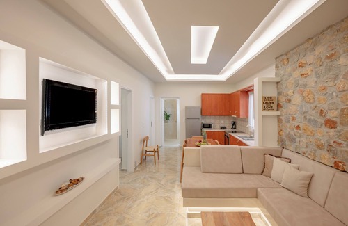 Perissa House | Loukas & Emma Eco Houses