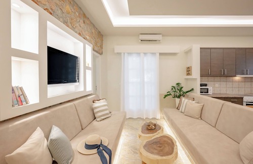 Perissa House | Loukas & Emma Eco Houses