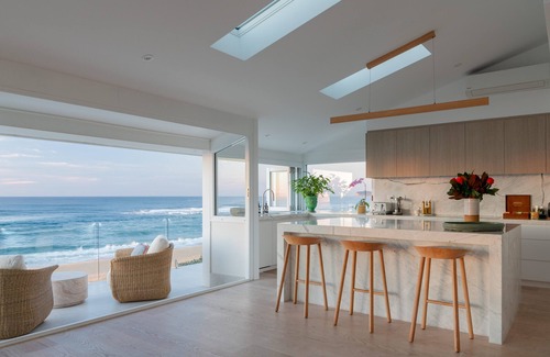 Forresters Beach House | Loulou Beach House – 4 BR excl. Studio