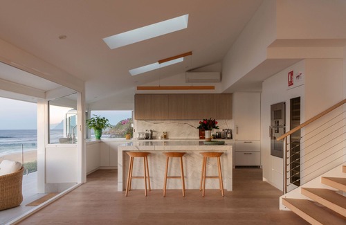 Forresters Beach House | Loulou Beach House – 4 BR excl. Studio