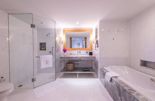 Bang Rak House | Lounge Access City-View NR(ABF)05