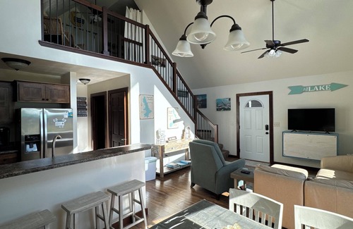 Spirit Lake House | Lounge at the Lake with 6 daily waterpark passes! Bridges Bay resort.