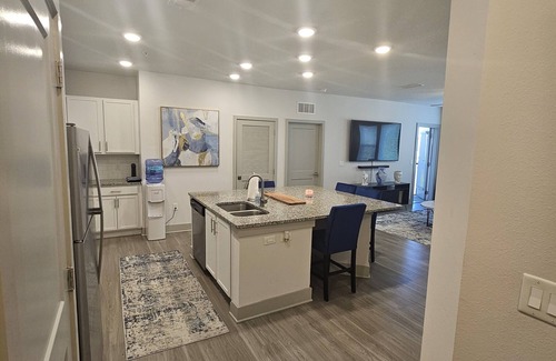 Secret Cove Apartment | Lounge in Heaven