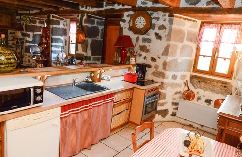 Narnhac Cottage | Loupradelou cottage for 8 people, typical Auvergne house with garden