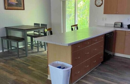 North Pole House | Lou’s Bear Den clean, quiet, comfortable. Close to everything you’ll needn