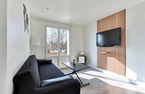 Saint-Maurice Apartment | Louvre Museum 35 mins away