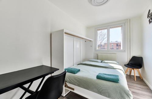 Saint-Maurice Apartment | Louvre Museum 35 mins away