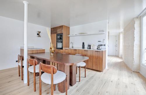 Les Halles Apartment | Louvre & Seine Luxury new 3BR Full AC By Melvane