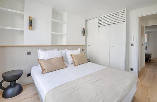 Les Halles Apartment | Louvre & Seine Luxury new 3BR Full AC By Melvane