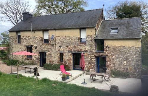 Iffendic Bed & Breakfast | Louzou Les Chambres Aux Loups