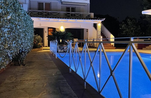 Saronida House | Lovable, Seafront Luxury Villa with Pool in Saronida, Athens Riviera