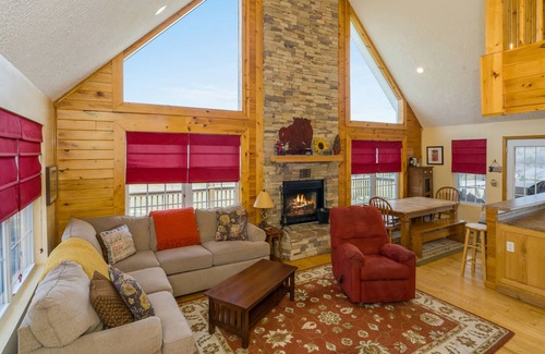 Paradise Point House | Love and Memories: Lake Access, Dogs Welcome, Hot Tub, Fire Pit!