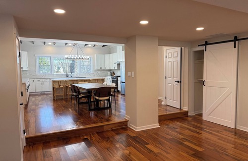 Annandale House | Love at first stay! Luxury 4 bed 4 bath near DC! Clean with EV charger! Family!