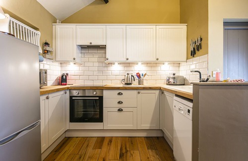 Bakewell Cottage | LOVE BIRD, pet friendly, character holiday cottage in Bakewell