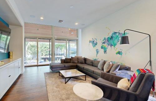 Bouldin House | Love Escape