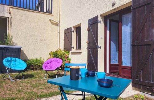 Merville-Franceville-Plage Apartment | Lovely 1BR with private garden in Merville-Franceville, close to beach and shops