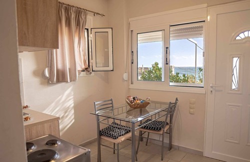 Kapetaniana Apartment | Lovely basic studio with sea view