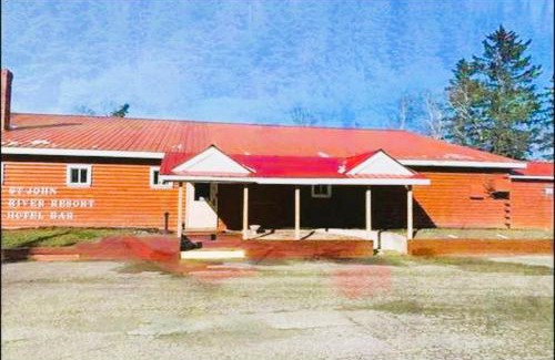 Fort Kent Hotel | Love Hotels St John River by OYO at Fort Kent ME