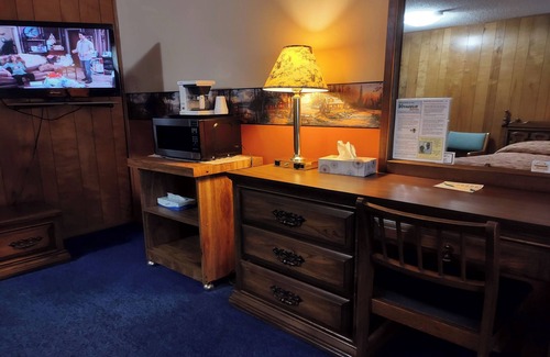 International Falls Hotel | Love Hotels Voyageur by OYO at International Falls MN