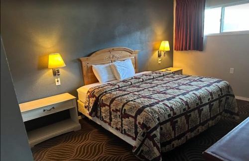 Alma Hotel | Love Hotels Western Holiday by OYO at Harlan Lake NE