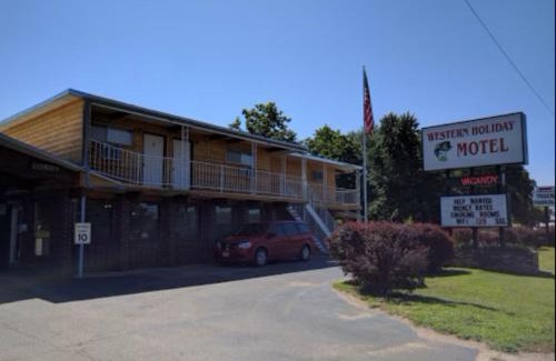 Alma Hotel | Love Hotels Western Holiday by OYO at Harlan Lake NE