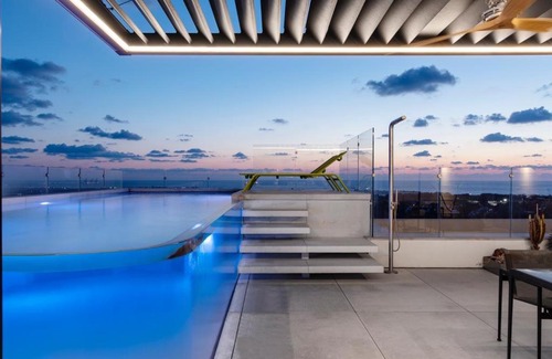 Or Akiva Villa | Love in Heaven