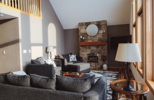 Brainerd House | Love Lake Manor