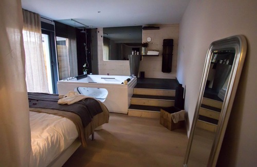 Victor Hugo - Saint-Augustin Bed & Breakfast | Love Loft