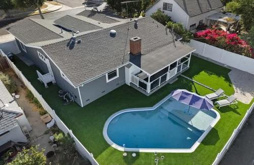 West Hills House | Love & LuxuryHeart Shaped Pool Paradise