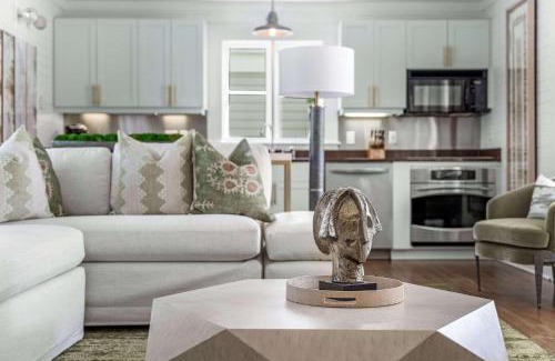 Seaside House | Love Me True