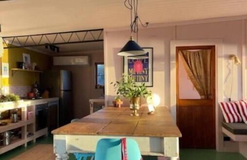 Yorke Peninsula House | Love & Mutiny : Pink 1950s shack Tranquillity plus