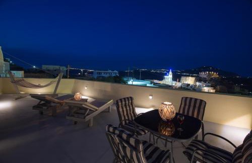 Akrotiri Villa | Love Nest with hot tub, hammam & outdoor cinema