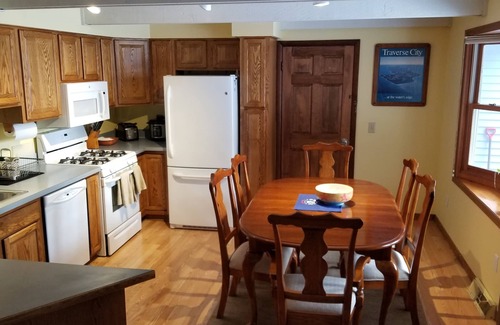 Suttons Bay House | Love North Shore Cherry Cove Beachfront On West Grand Traverse Bay In Leelanau!