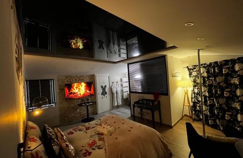 Le Perrier House | Love room avec spa privé