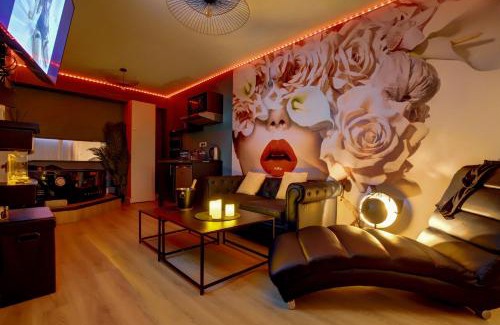Aucamville Apartment | Love Room - Balnéo - Insolite- Détente