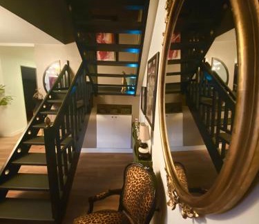 Saint-Vincent-de-Paul Bed & Breakfast | Love-Room Chic&Glam'
