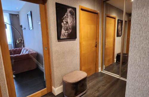 Saint-Quentin Apartment | Love Room l'Audacieuse