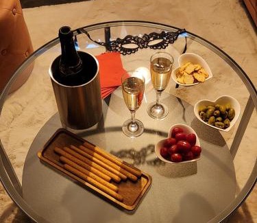 Saint-Quentin Apartment | Love Room l'Audacieuse