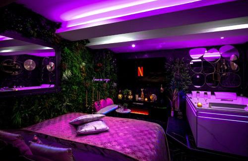 Saint-Mathieu Apartment | Love room “La nuit de rêve” centre historique
