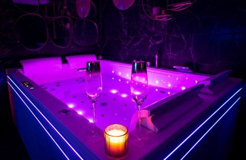 Saint-Mathieu Apartment | Love room “La nuit de rêve” centre historique