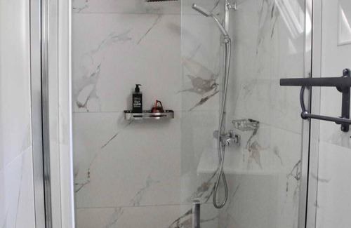 Rive-de-Gier House | Love room le belka