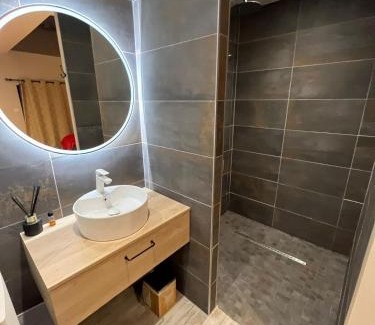 Le Perrier House | Love room - Parenthèse romantique avec spa privé